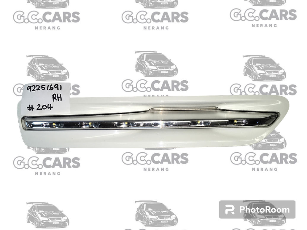 HSV RH GUARD INDICATOR FLASHER WN STATESMAN CAPRICE HOLDEN COMMODORE GENUINE GM