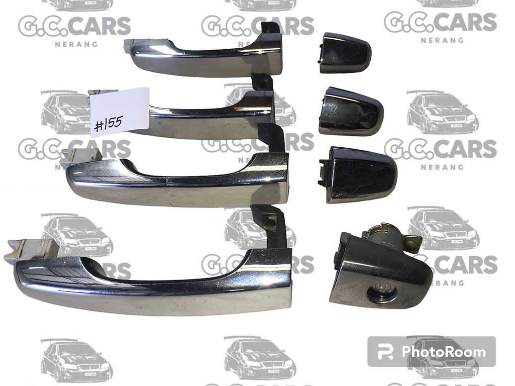 HOLDEN COMMODORE GENUINE GM OUTER DOOR HANDLE CHROME SET OF 4