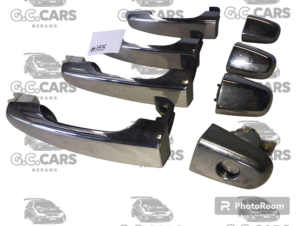 HOLDEN COMMODORE GENUINE GM OUTER DOOR HANDLE CHROME SET OF 4