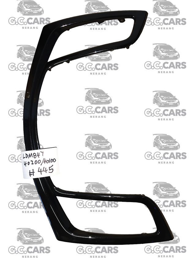 HOLDEN COMMODORE GENUINE GM VF STEREO FACIA SURROUND GLOSS BLK