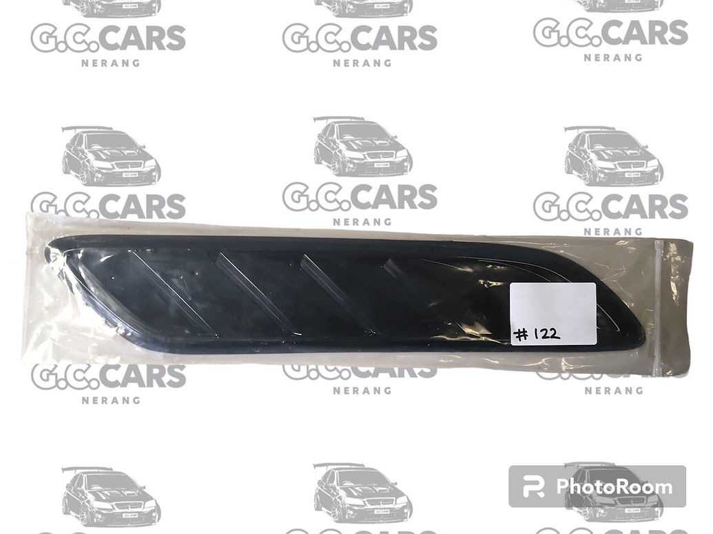 HOLDEN COMMODORE VF SS SSV SV6 GLOSS BLACK EVOKE S2 BONNET VENTS