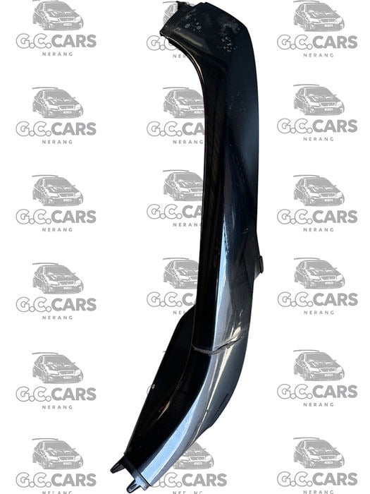 HOLDEN VE UTE RIGHT HAND SAIL PLANE SIDE TRIM 92207196 PILLAR RH VF SV6 SS SSV