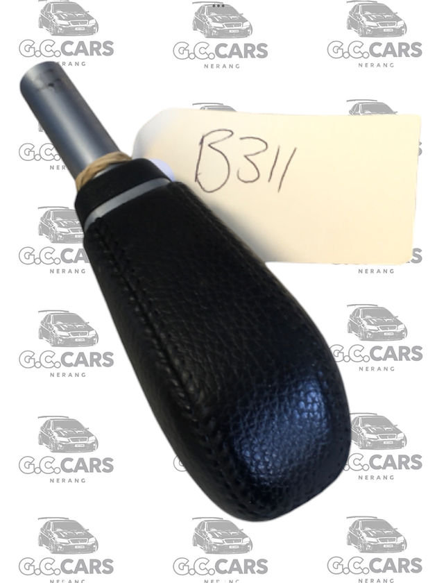 LEATHER STITCHED VE AUTO SHIFTER HOLDEN COMMODORE