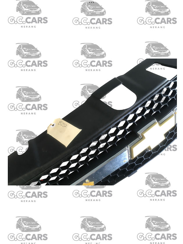 VE HOLDEN UPPER GRILLE (CHEV BADGE)