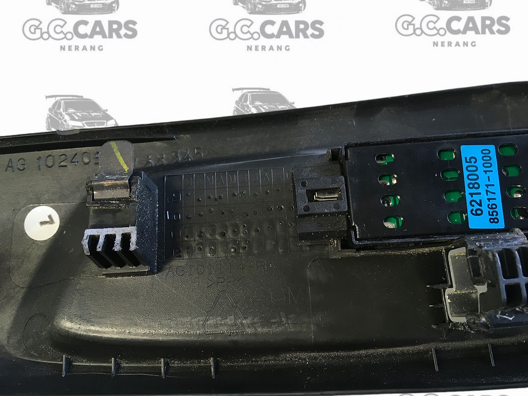 VF COMMODORE SIDE SEAT TRACK TRIM COVER