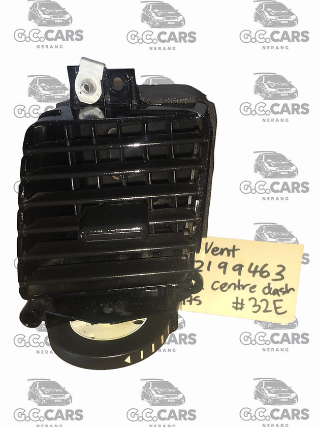 OMEGA CENTRE DASH VENTS RH & LH HOLDEN COMMODORE GENUINE GM