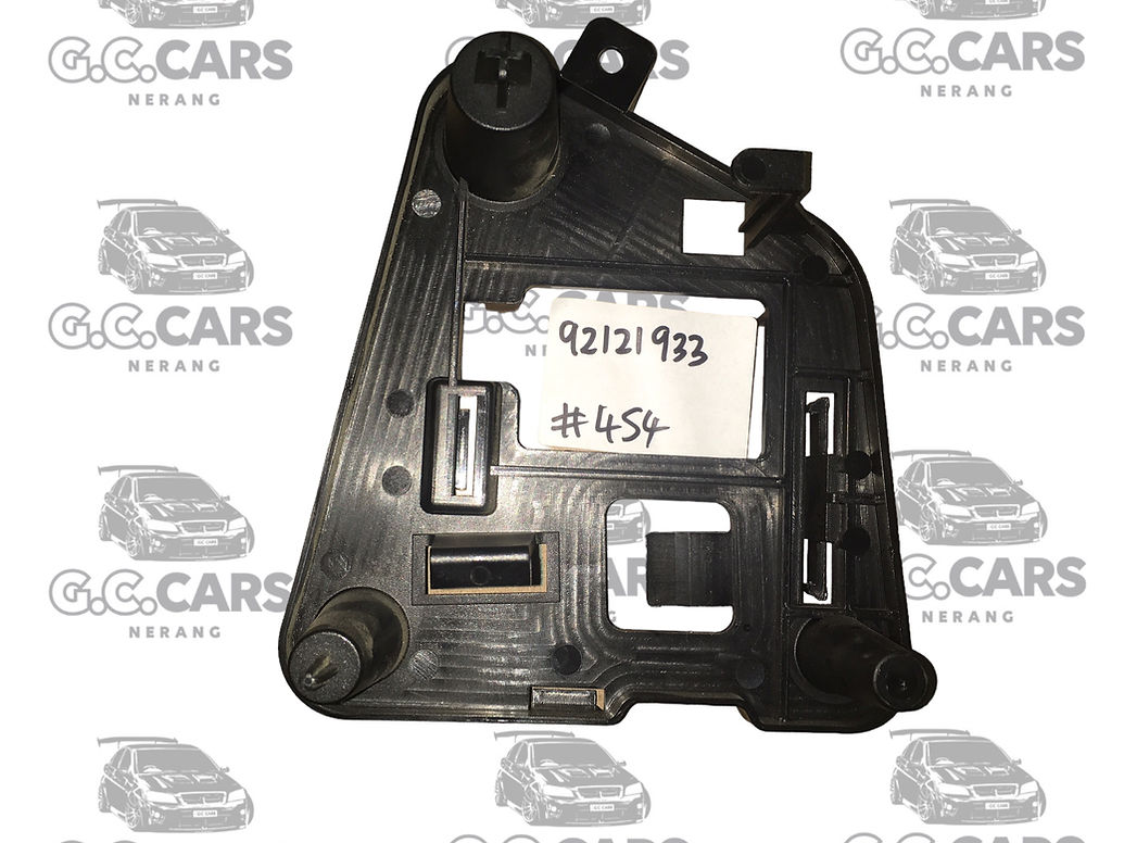 HOLDEN COMMODORE VZ V6 AUTO TRANSMISSION CONTROL MODULE BRACKET MOUNT