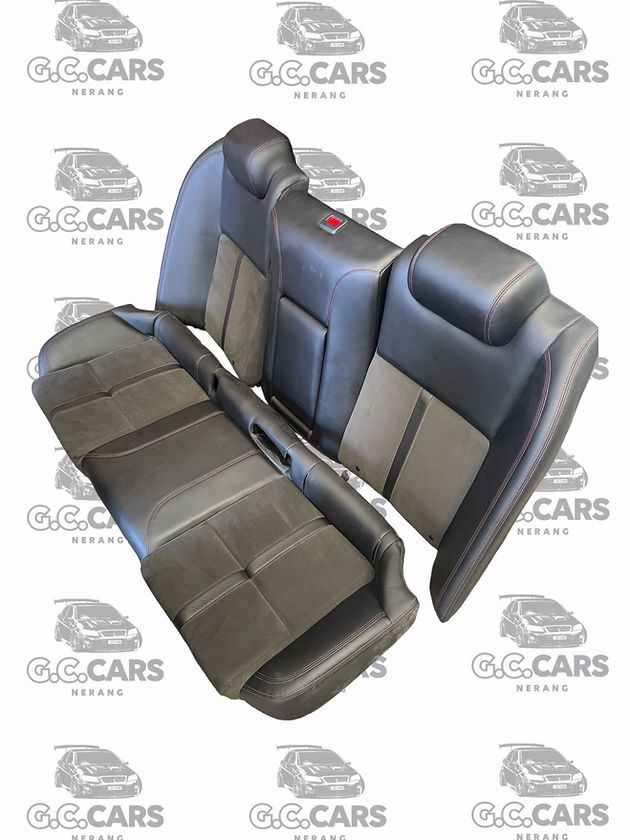 VF SSV SEDAN STORM SEAT SET HOLDEN COMMODORE GENUINE GM RED STITCHING