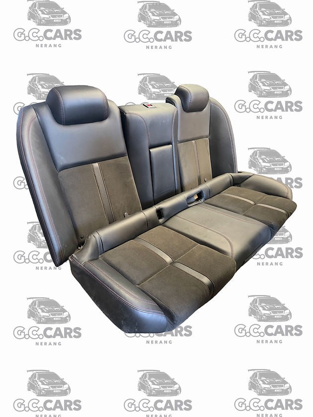 VF SSV SEDAN STORM SEAT SET HOLDEN COMMODORE GENUINE GM RED STITCHING