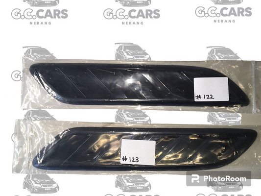 HOLDEN COMMODORE VF SS SSV SV6 GLOSS BLACK  EVOKE S2 BONNET VENTS