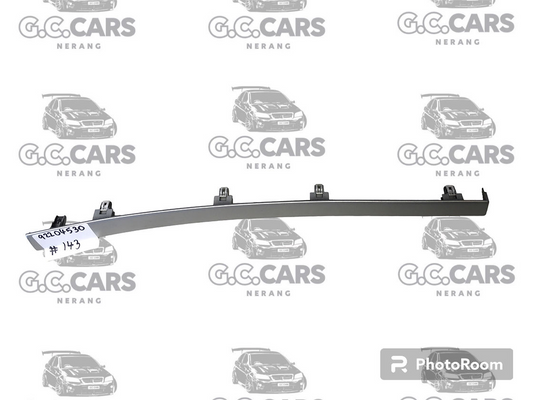 HOLDEN COMMODORE GENUINE GM Applique, RH SILVER TRIM