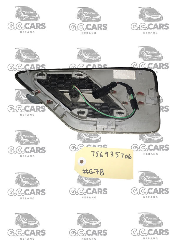 VE VZ SS FLUTED INDICATOR ASSEMBLY RH FRONT GUARD HOLDEN COMMODORE GENUINE GM