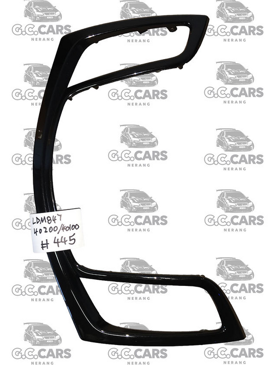 HOLDEN COMMODORE GENUINE GM VF STEREO FACIA SURROUND GLOSS BLK
