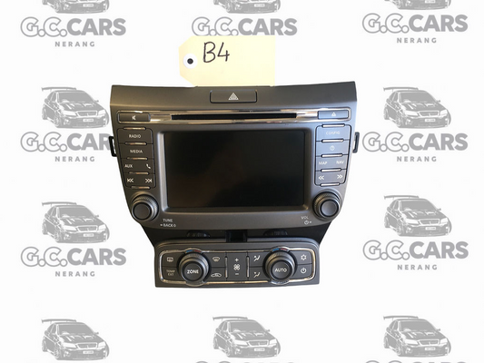 VE WM Series 2 Caprice Radio Fascia Screen Unit HOLDEN COMMODORE GENUINE GM