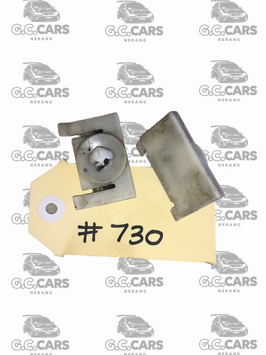 HOLDEN COMMODORE GENUINE GM SIDE SKIRT CLIP VE VF 2 PACK