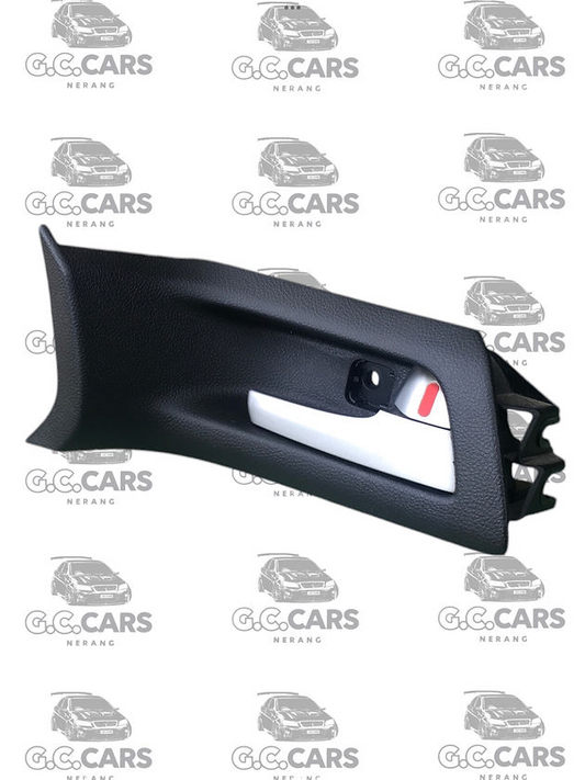 RH FRONT BLACK DRIVER DOOR HANDLE