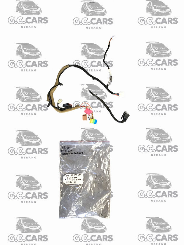VE SERIES 1 UTE GLOVE BOX HARNESS AND SATNAB