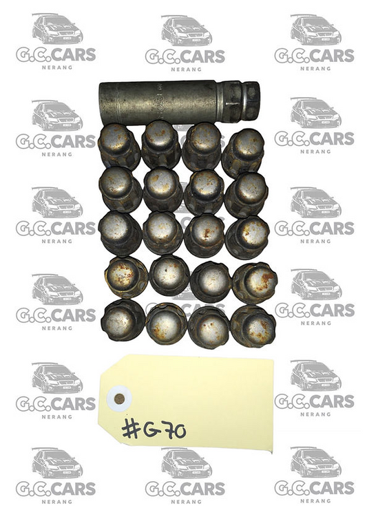 VE VF CHROME WHEEL NUT SET WITH LOCK NUTS AND KEY HOLDEN COMMODORE