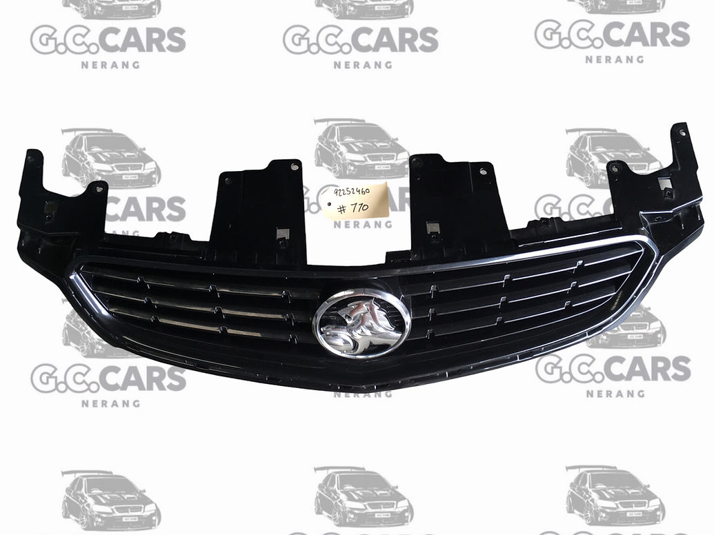 VF S1 SS SV6 UPPER GRILLE WITH CHROME TRIM HOLDEN COMMODORE