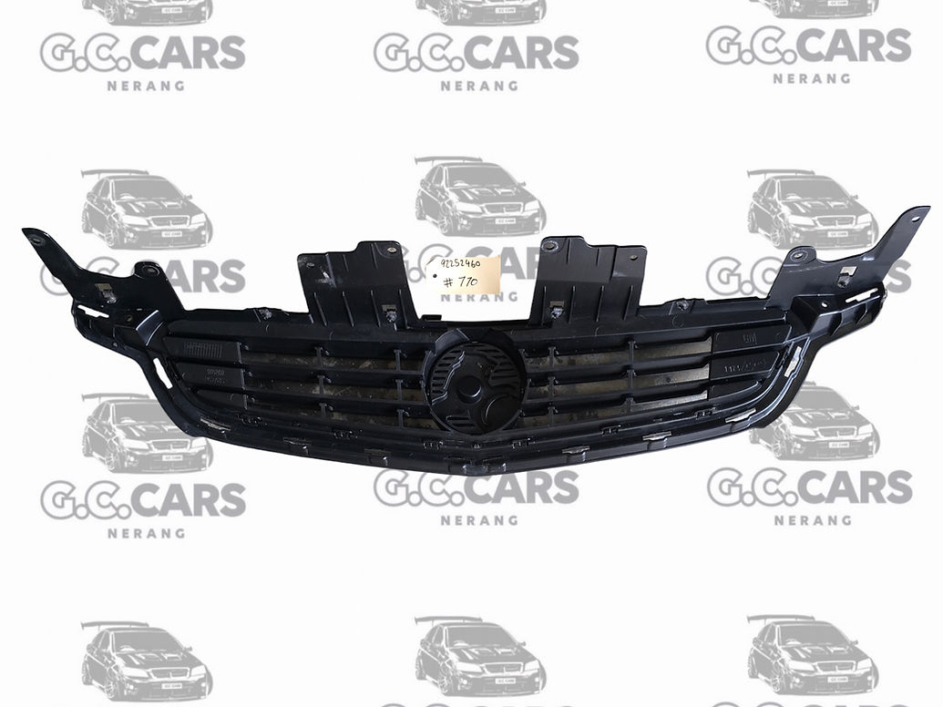 VF S1 SS SV6 UPPER GRILLE WITH CHROME TRIM HOLDEN COMMODORE