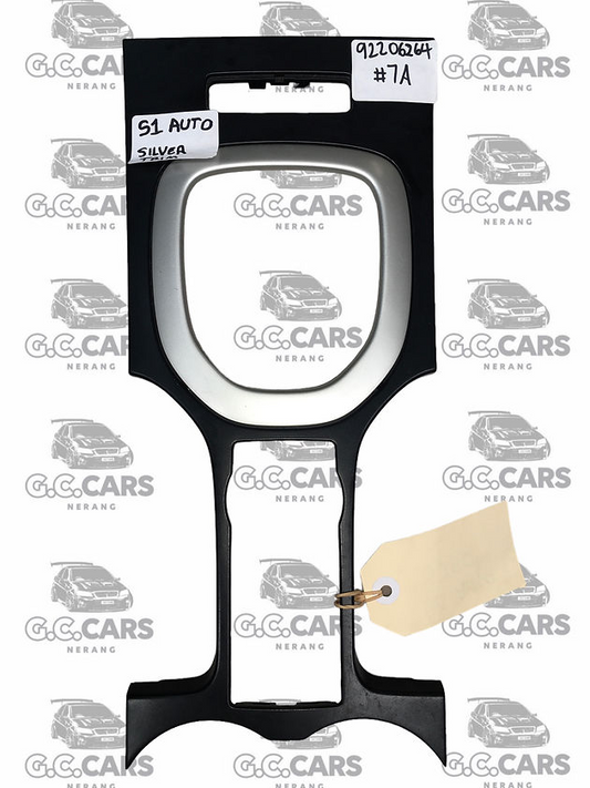 SHIFTER SURROUND S1 AUTO SILVER WITH TRIM HOLDEN COMMODORE GENUINE GM
