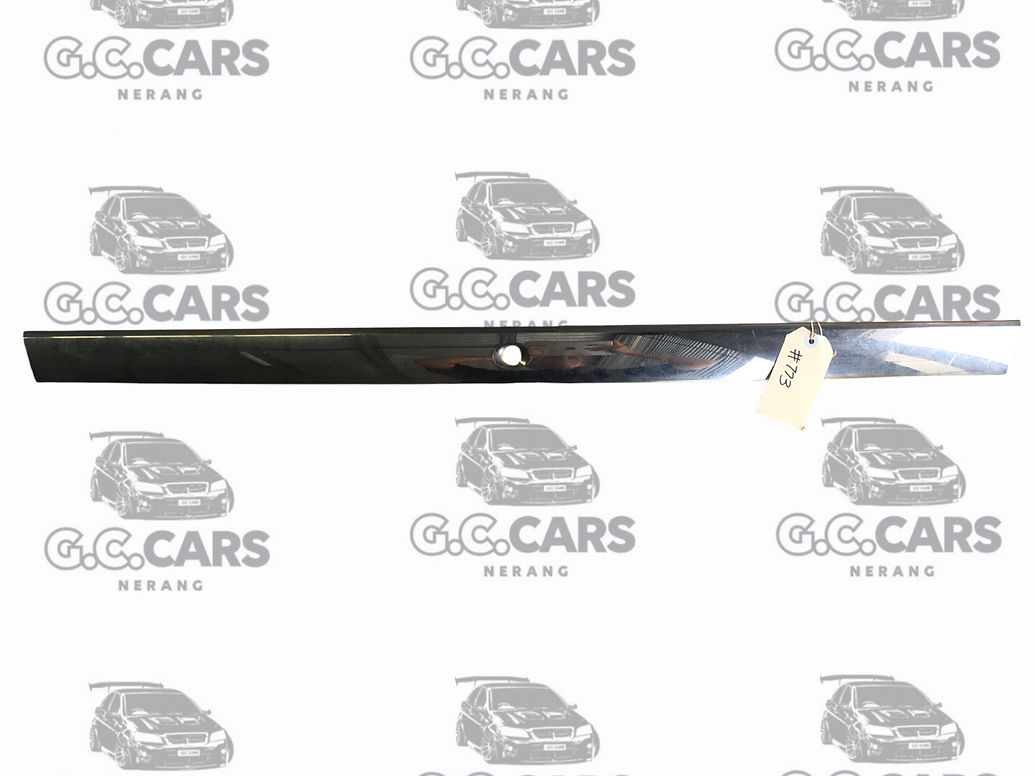 BOOT LID CHROME TRIM GARNISH WN WM CAPRICE STATESMAN HOLDEN COMMODORE GENUINE GM