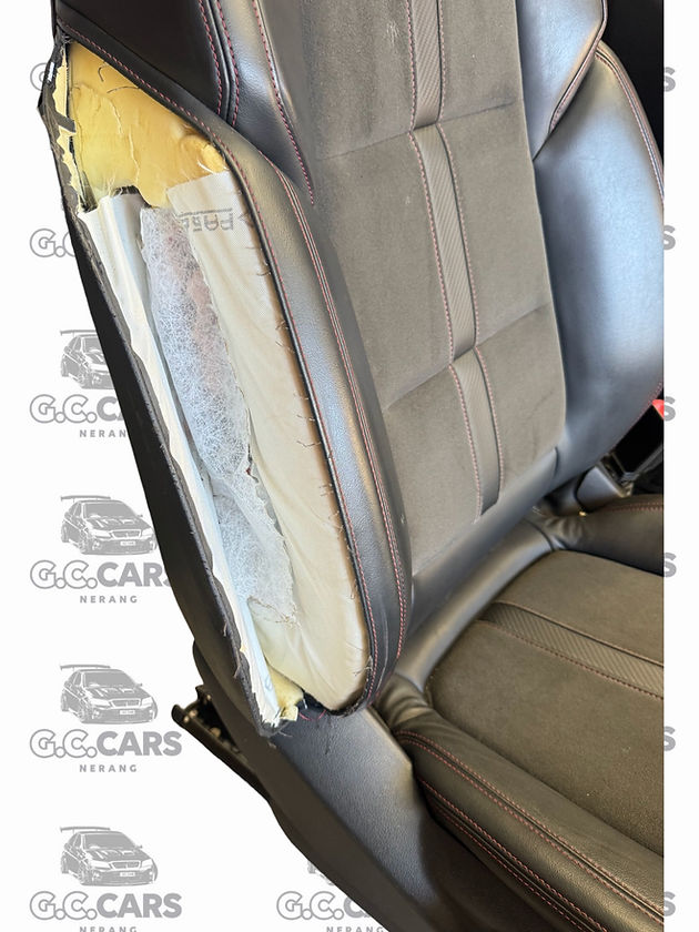 VF SSV SEDAN STORM SEAT SET HOLDEN COMMODORE GENUINE GM   RED STITCHING