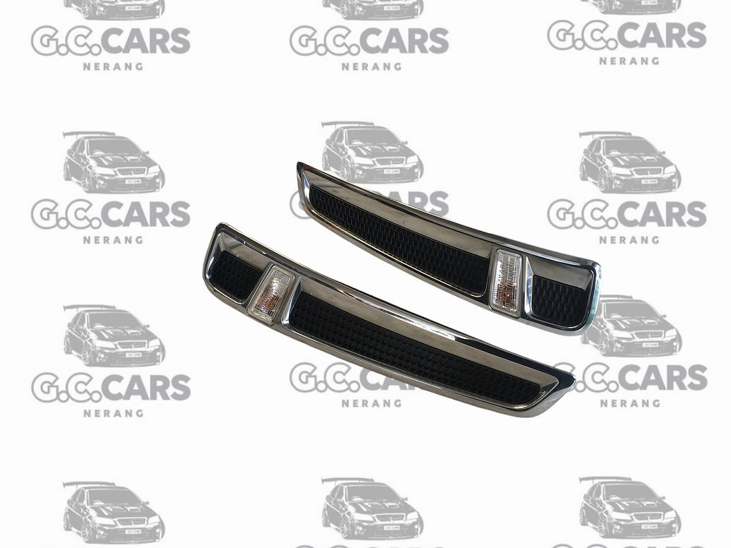 VF SIDE GUARD FLUTES & INDICATOR RH CHROME HOLDEN COMMODORE GENUINE GM